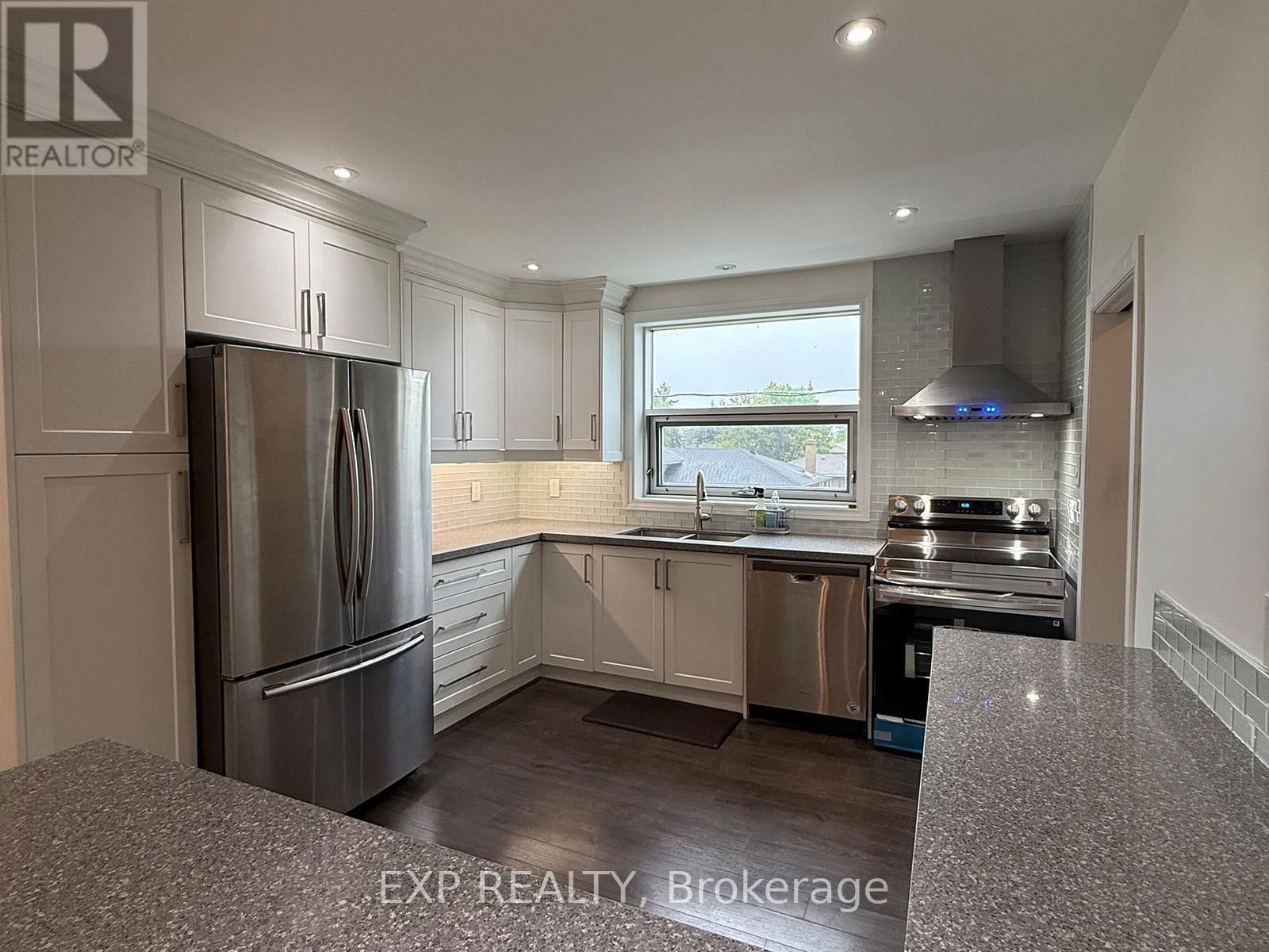 3 - 250 WILMINGTON AVENUE Image 12