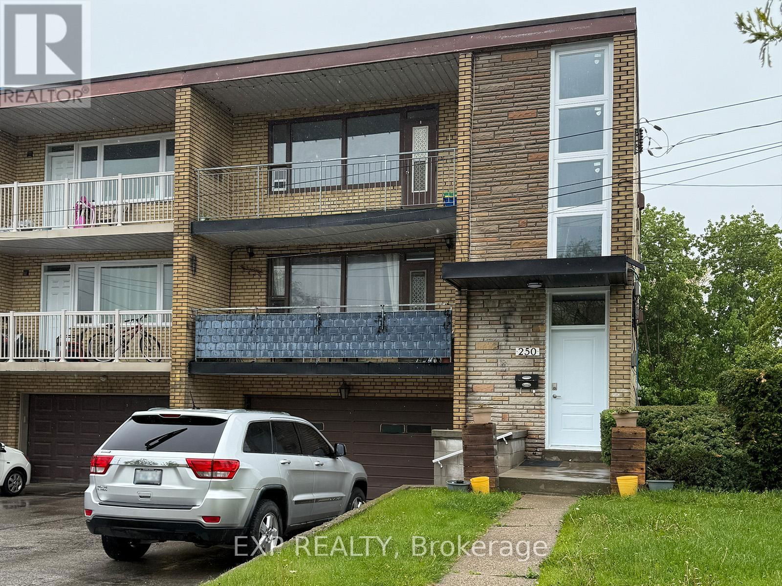3 - 250 WILMINGTON AVENUE Image 2