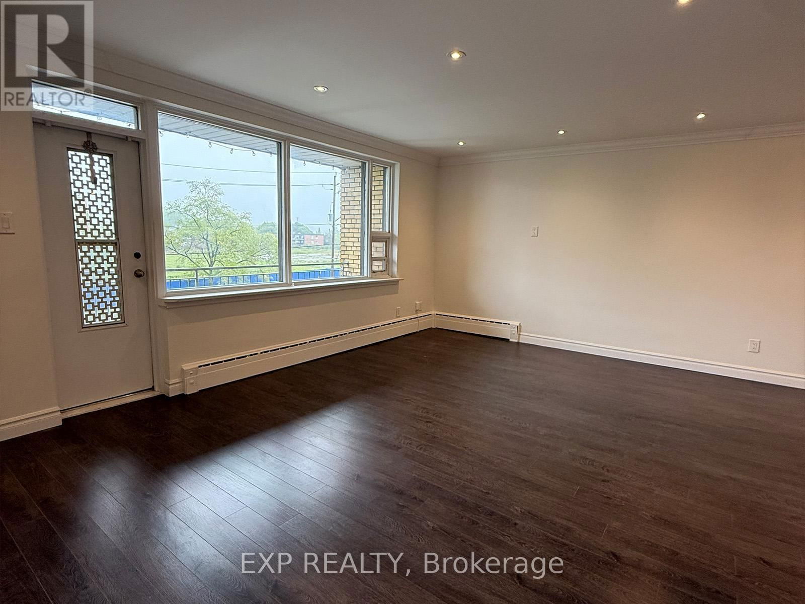 3 - 250 WILMINGTON AVENUE Image 3