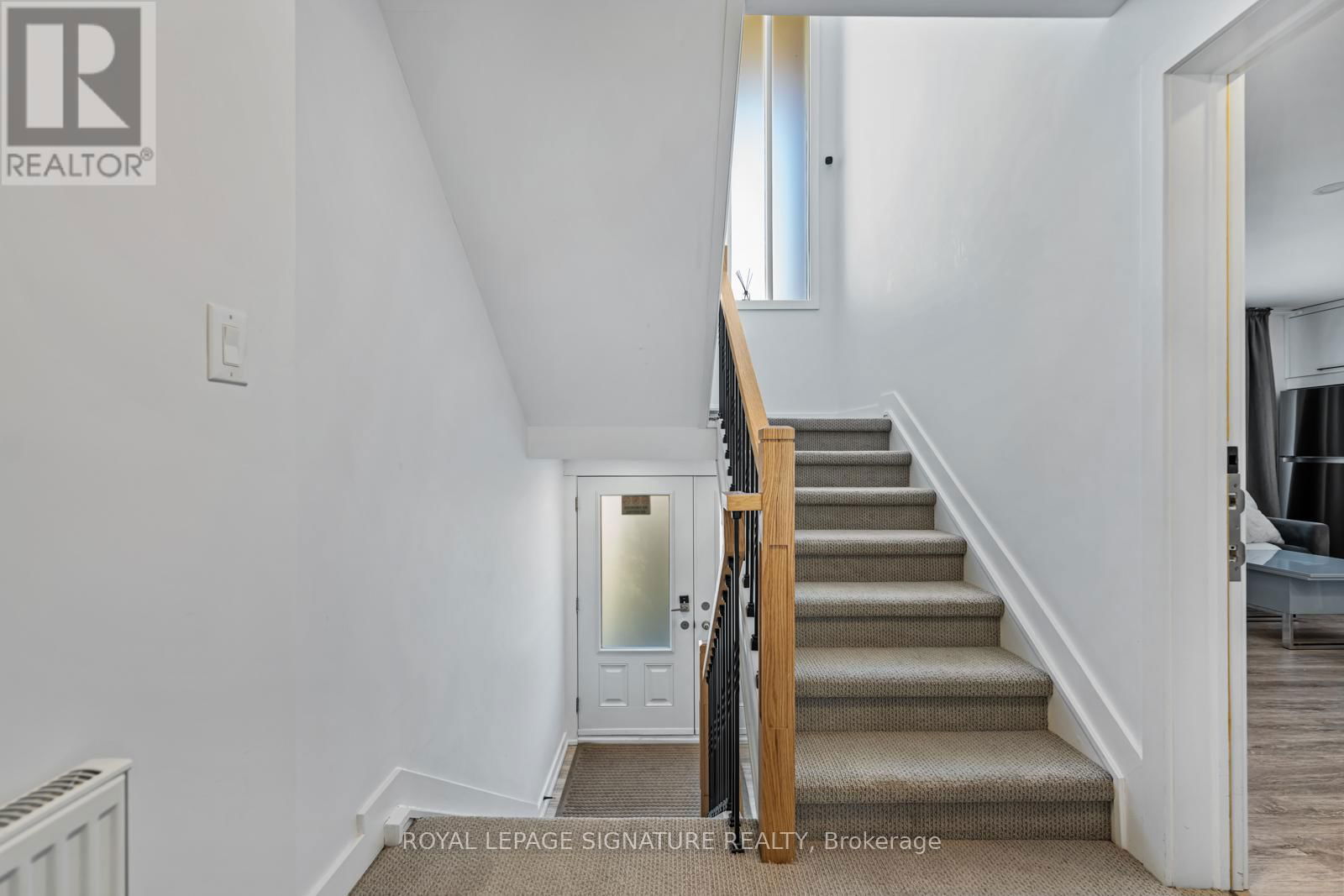 Main - 291 GLENFOREST ROAD Image 11