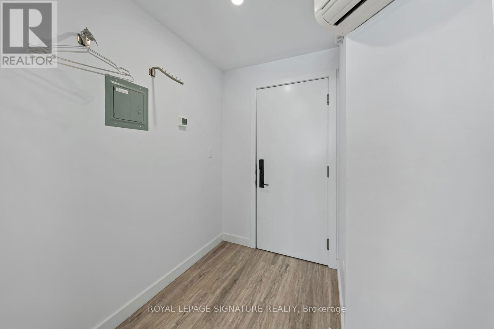 Main - 291 GLENFOREST ROAD Image 13