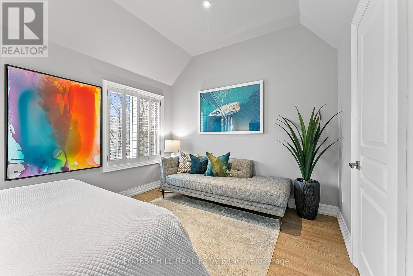 8 ALEX MEWS Image 29