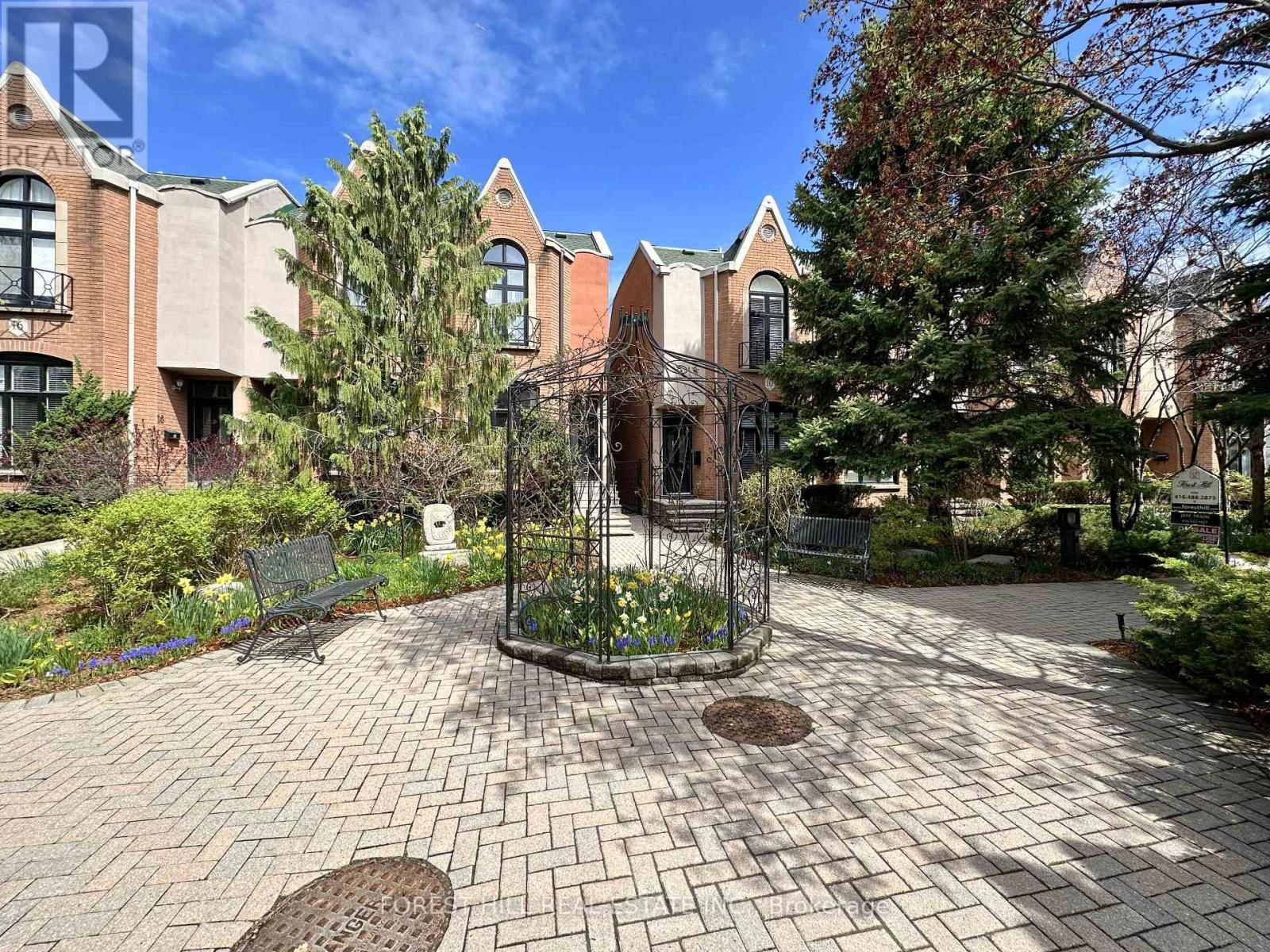 8 ALEX MEWS Image 3