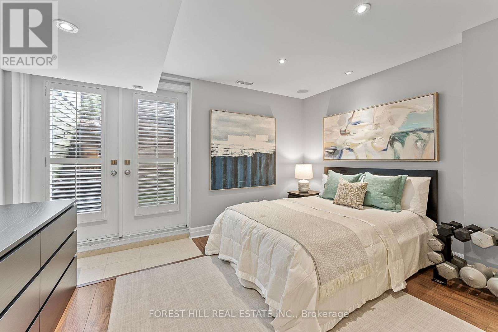 8 ALEX MEWS Image 37