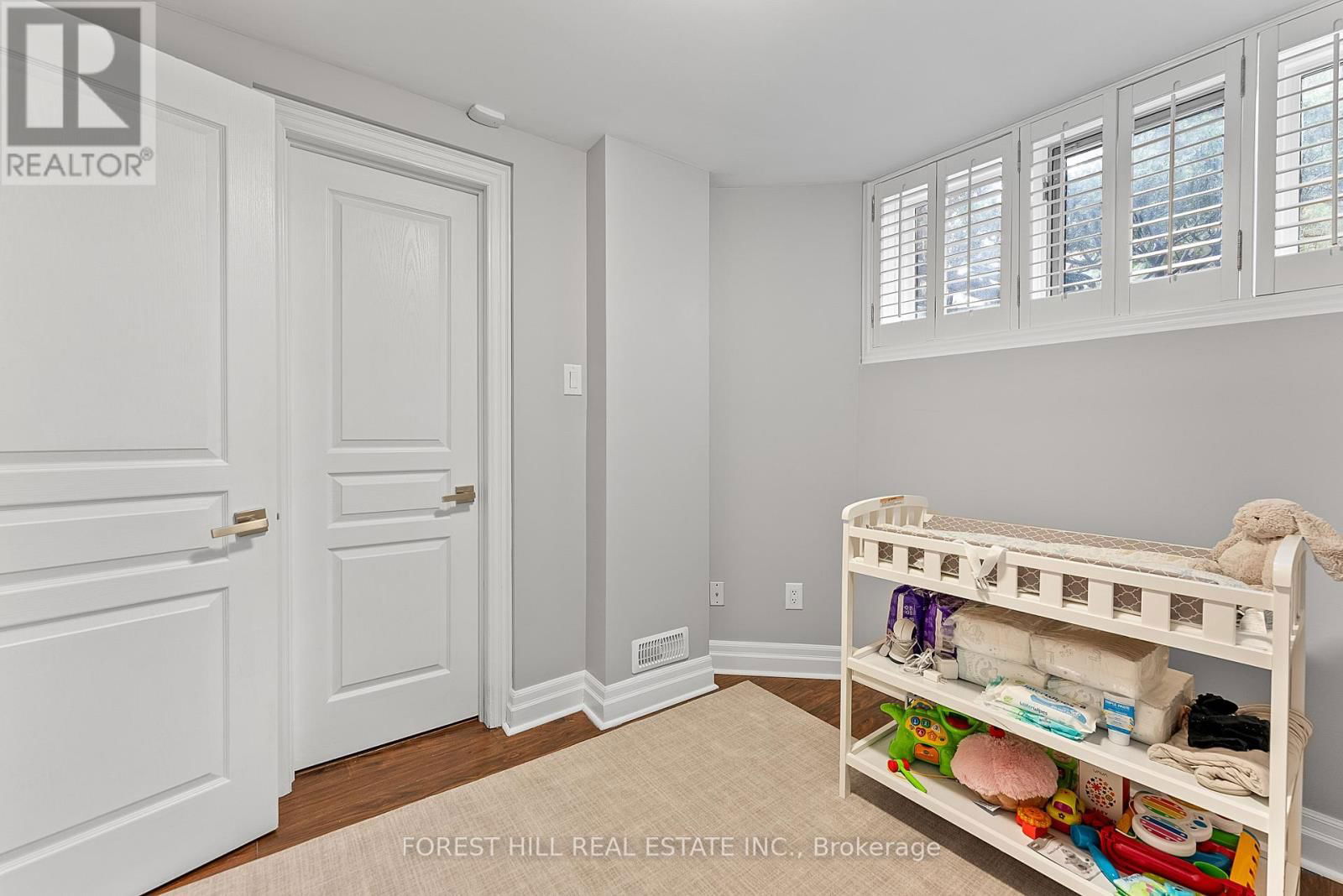 8 ALEX MEWS Image 43