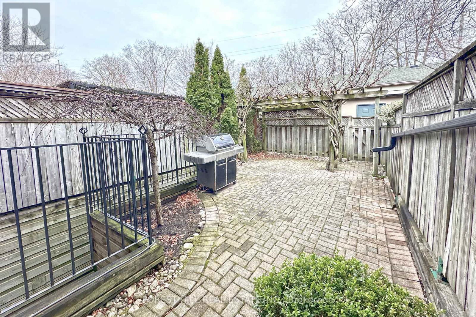 8 ALEX MEWS Image 44