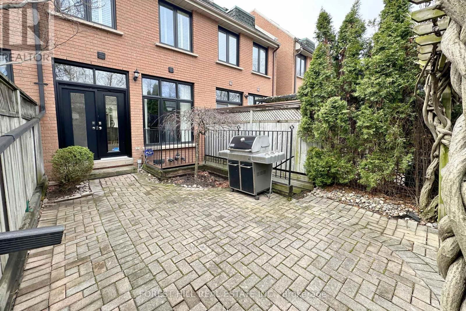 8 ALEX MEWS Image 46