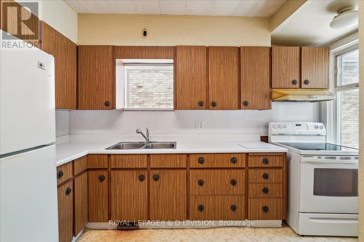 172 BRIAR HILL AVENUE Image 17