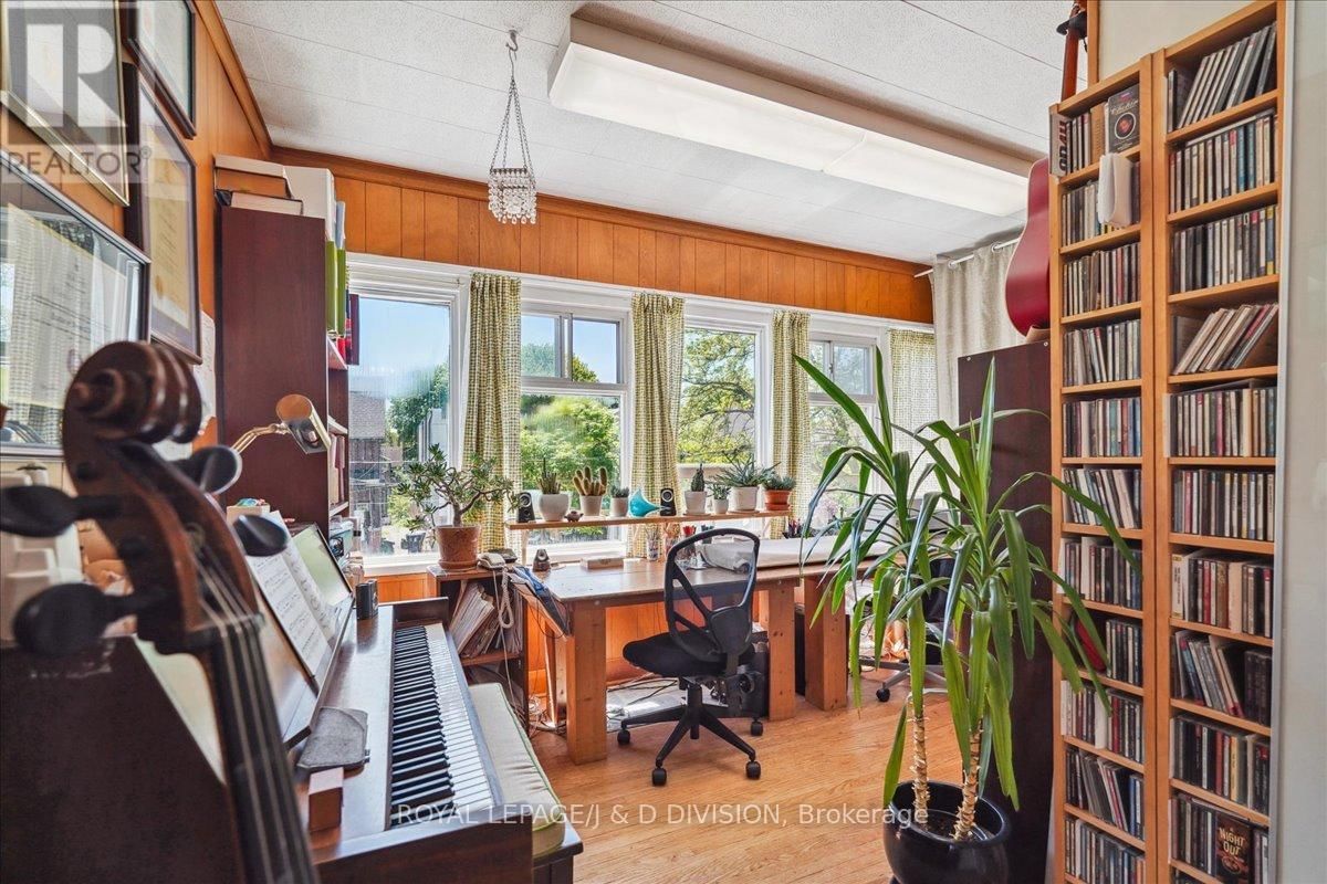 172 BRIAR HILL AVENUE Image 21