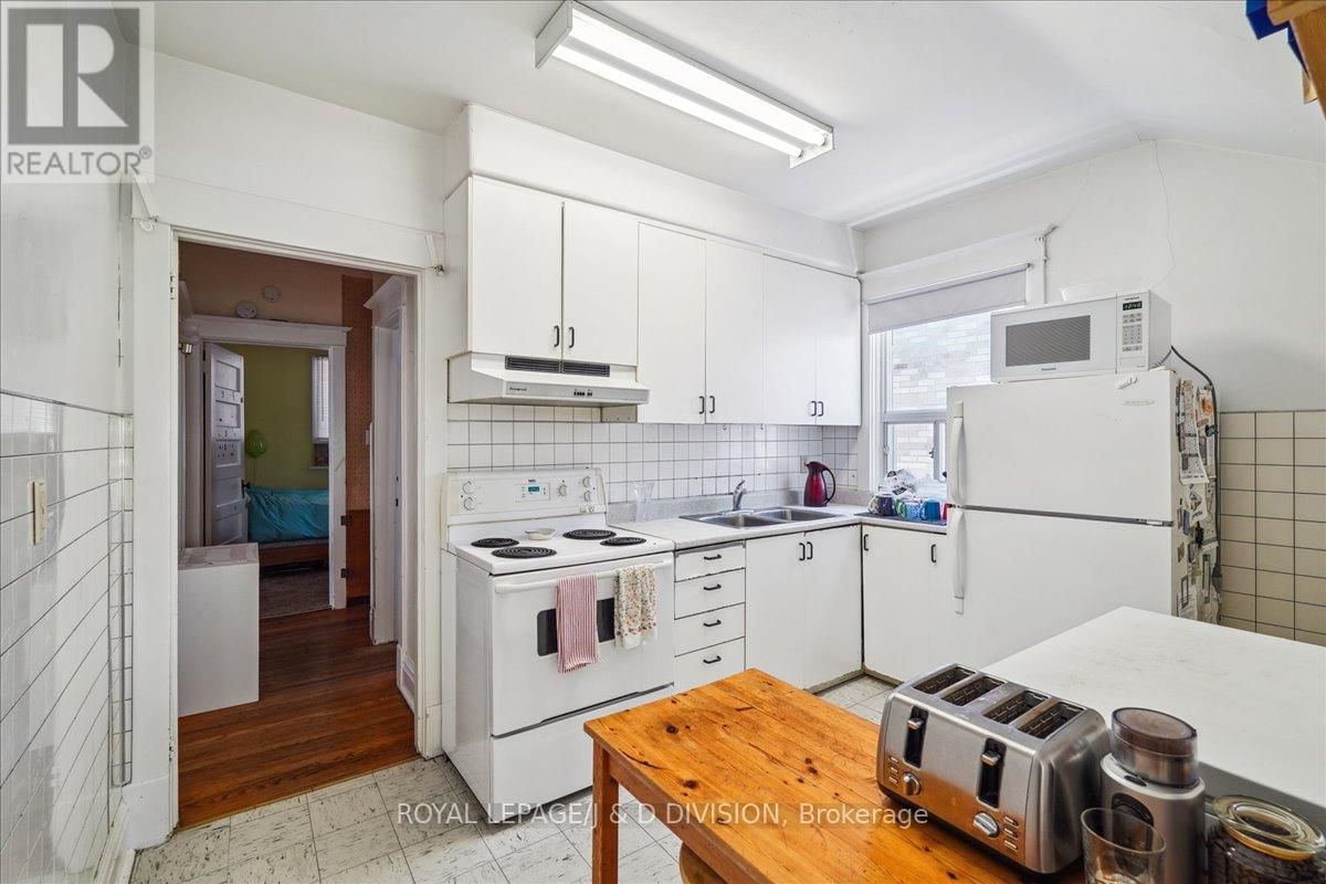 172 BRIAR HILL AVENUE Image 30