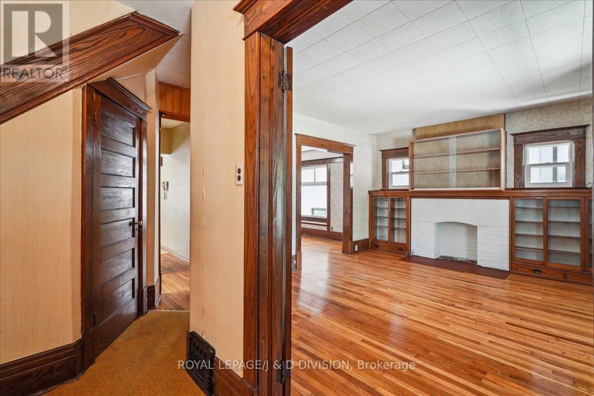 172 BRIAR HILL AVENUE Image 9