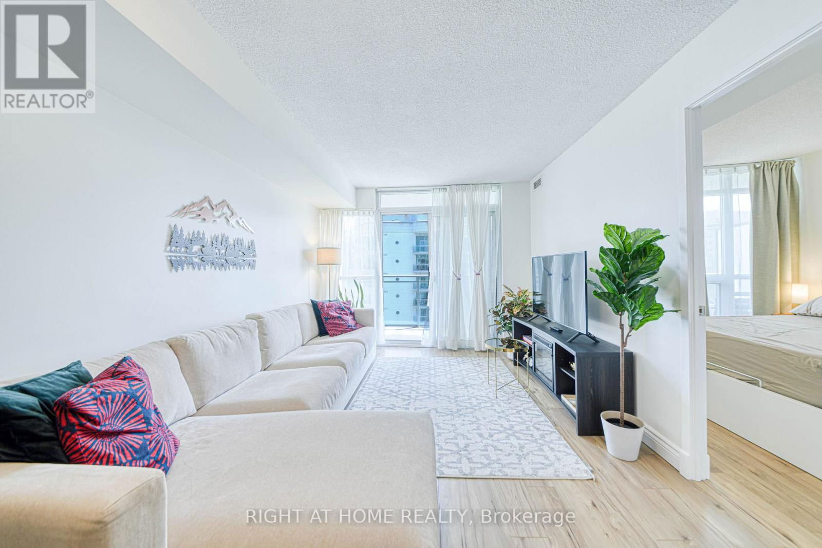 1016 - 38 DAN LECKIE WAY Image 15