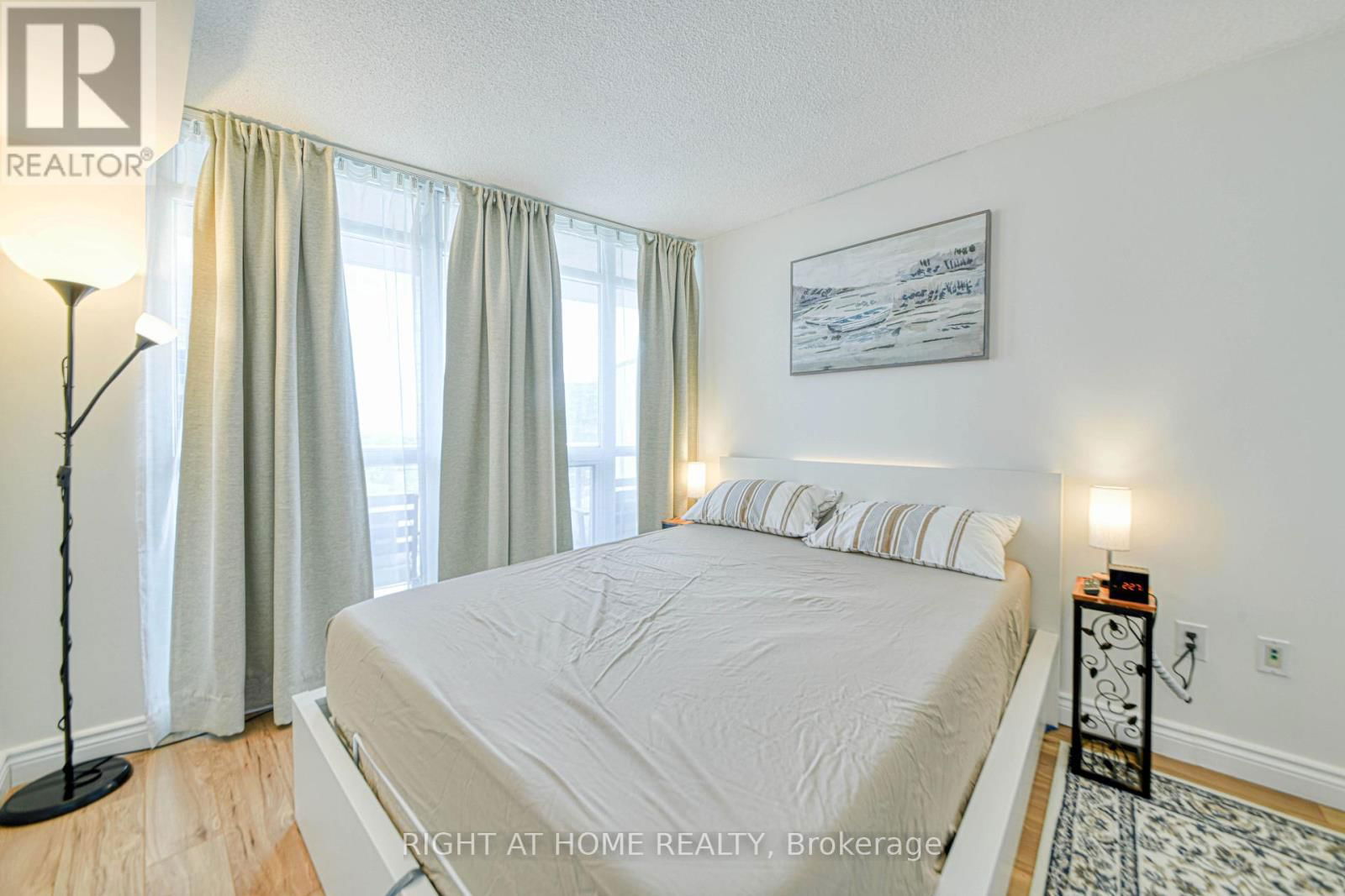 1016 - 38 DAN LECKIE WAY Image 19