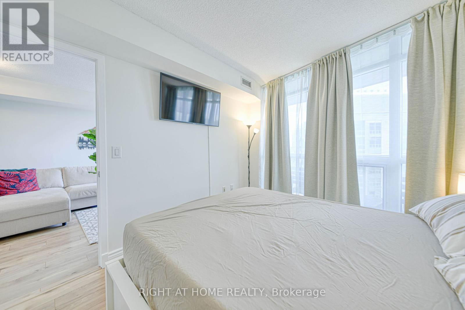 1016 - 38 DAN LECKIE WAY Image 20