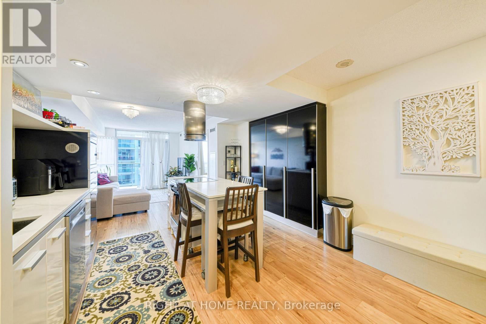 1016 - 38 DAN LECKIE WAY Image 6