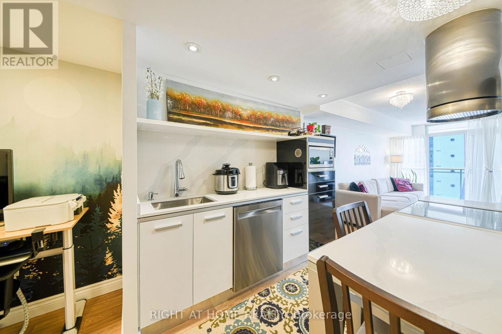 1016 - 38 DAN LECKIE WAY Image 8