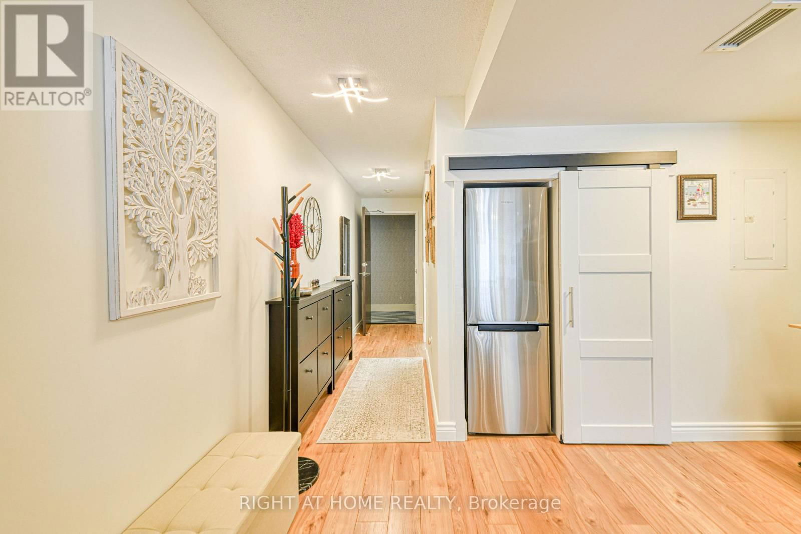 1016 - 38 DAN LECKIE WAY Image 9