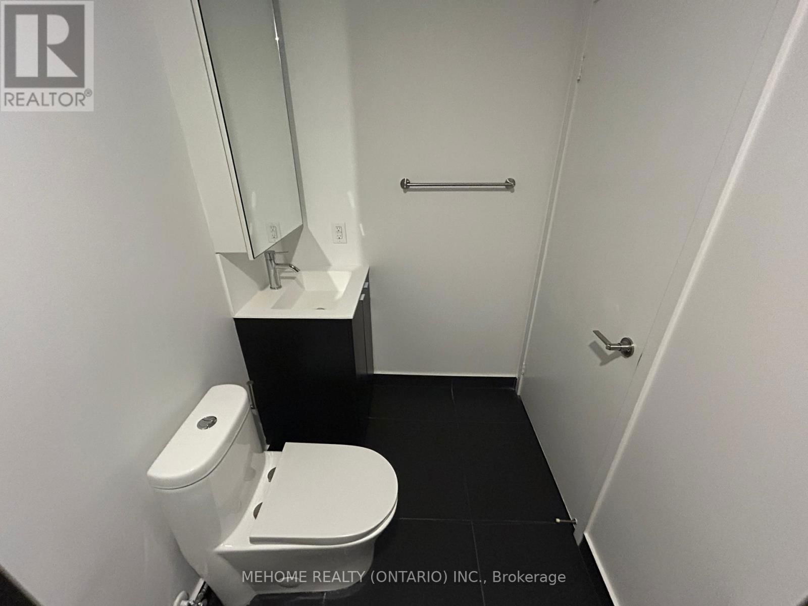 1616 - 20 EDWARD STREET Image 15