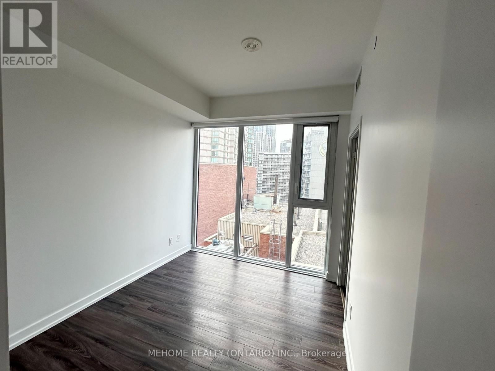 1616 - 20 EDWARD STREET Image 17