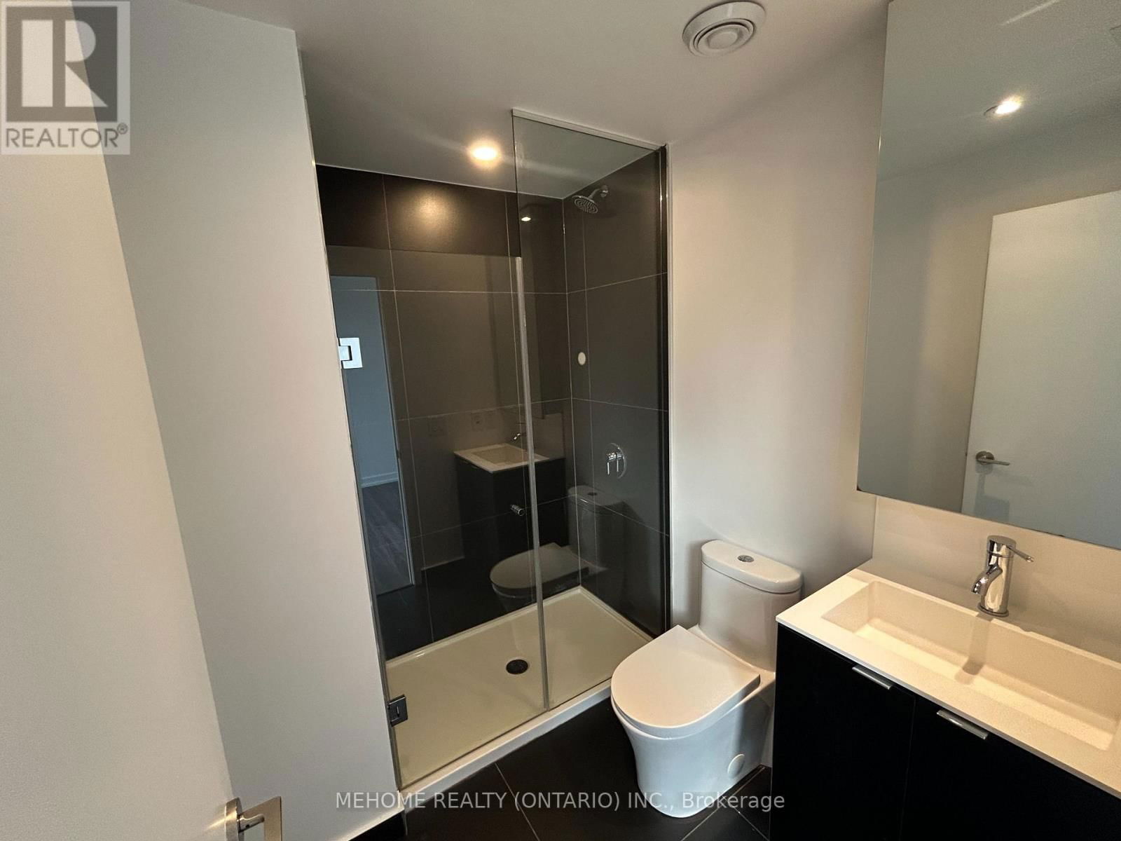 1616 - 20 EDWARD STREET Image 21