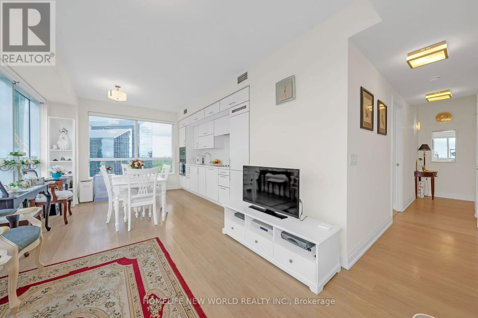 2017 - 5 SHEPPARD AVENUE EAST Image 11