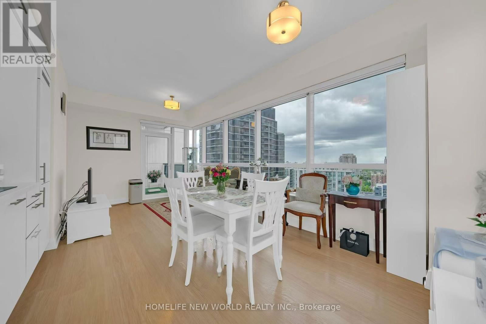 2017 - 5 SHEPPARD AVENUE EAST Image 14