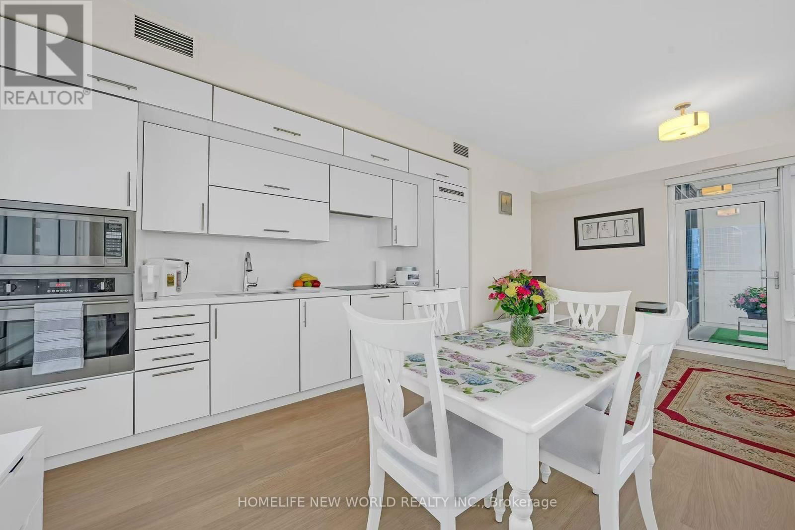 2017 - 5 SHEPPARD AVENUE EAST Image 15