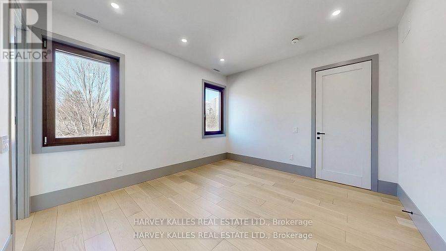 11 DORNFELL STREET Image 32