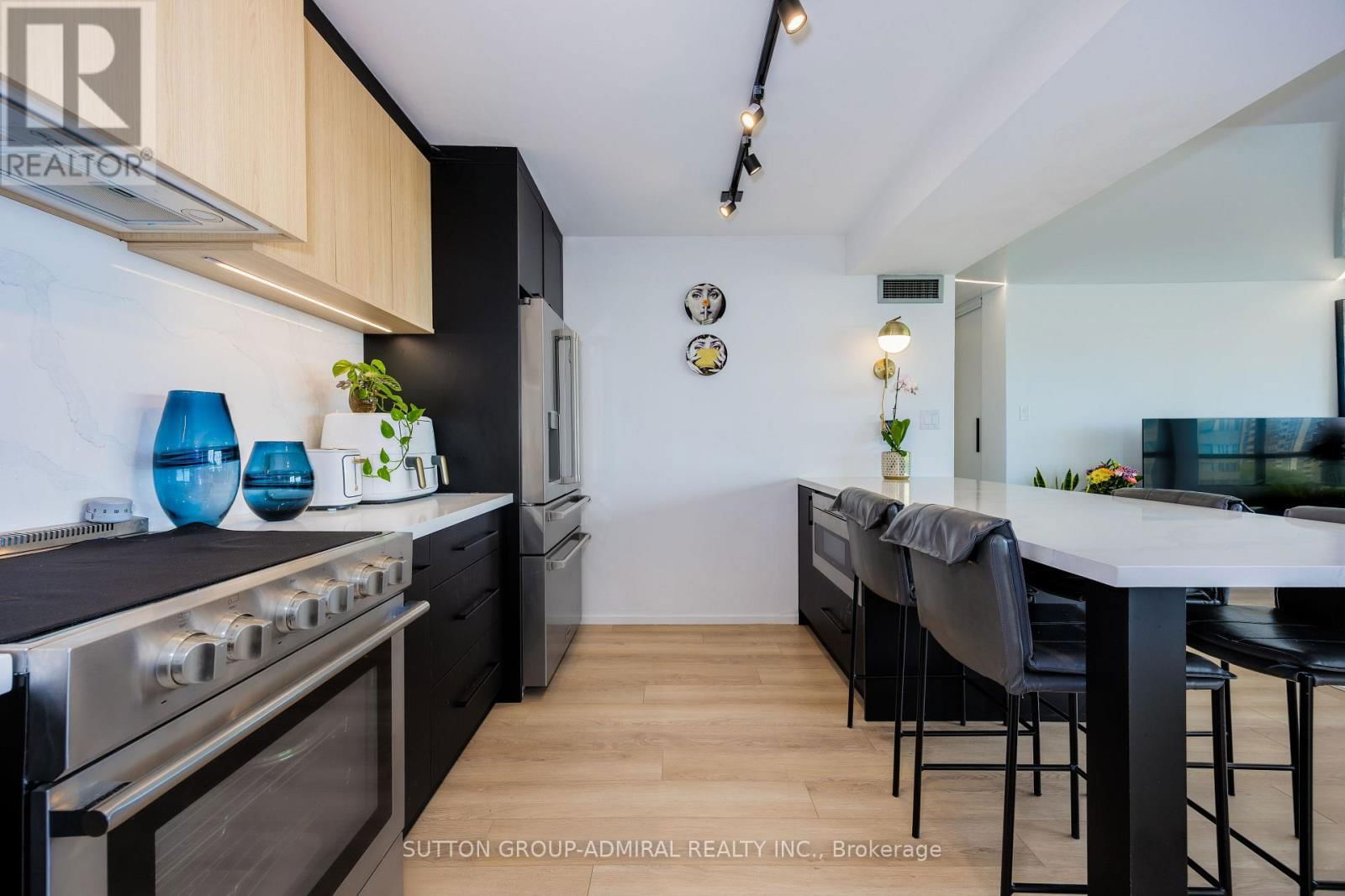 906 - 131 TORRESDALE AVENUE SOUTH Image 10