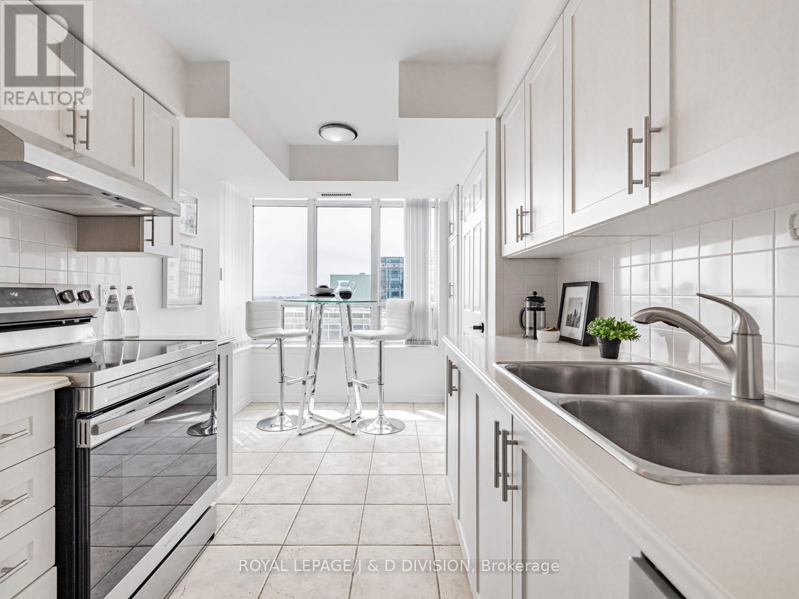 2311 - 33 EMPRESS AVENUE Image 17
