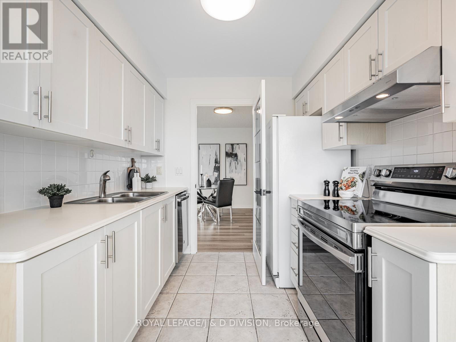 2311 - 33 EMPRESS AVENUE Image 19
