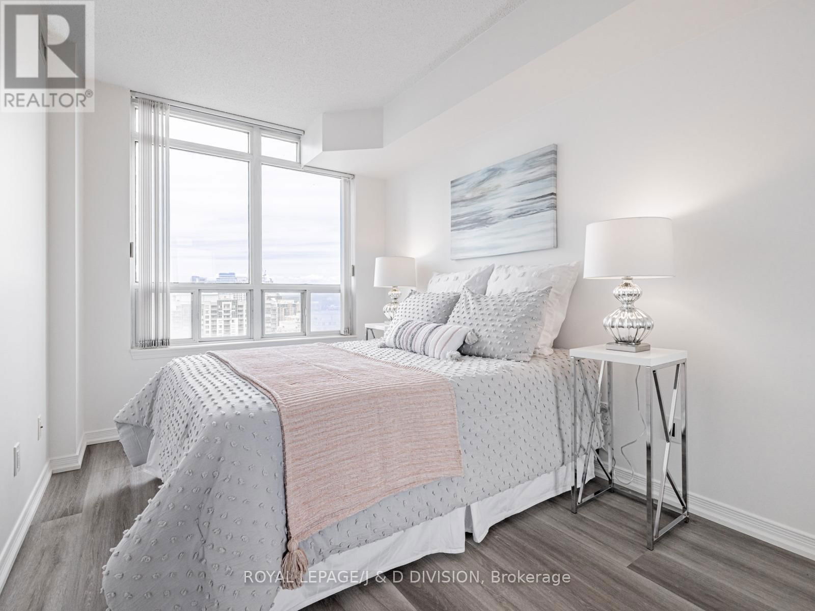 2311 - 33 EMPRESS AVENUE Image 23