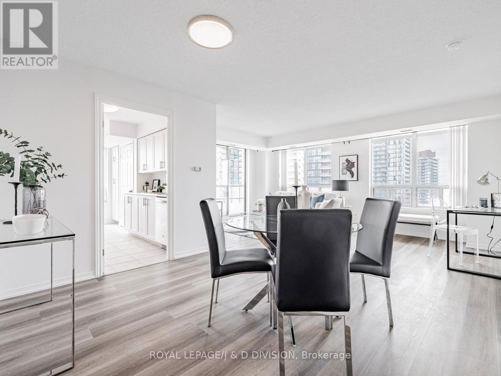 2311 - 33 EMPRESS AVENUE Image 8