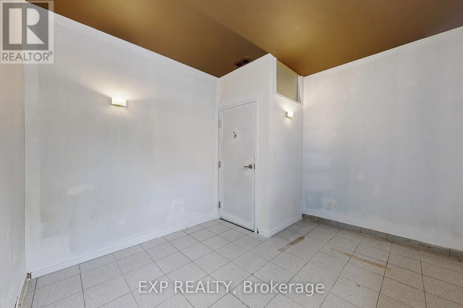 MAIN - 804 ST CLAIR AVENUE WEST Image 18