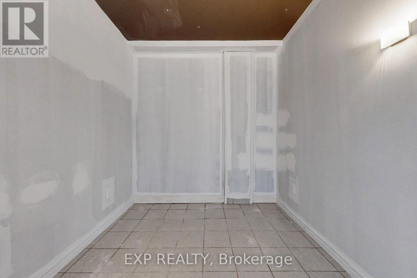 MAIN - 804 ST CLAIR AVENUE WEST Image 19