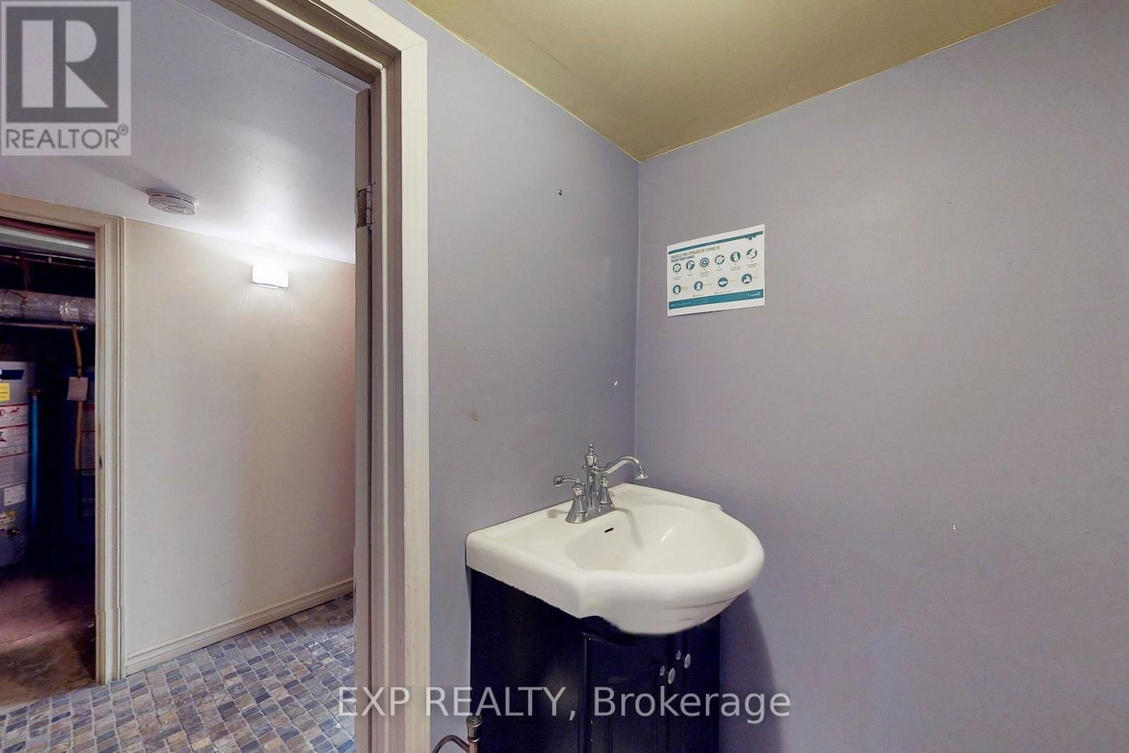 MAIN - 804 ST CLAIR AVENUE WEST Image 22