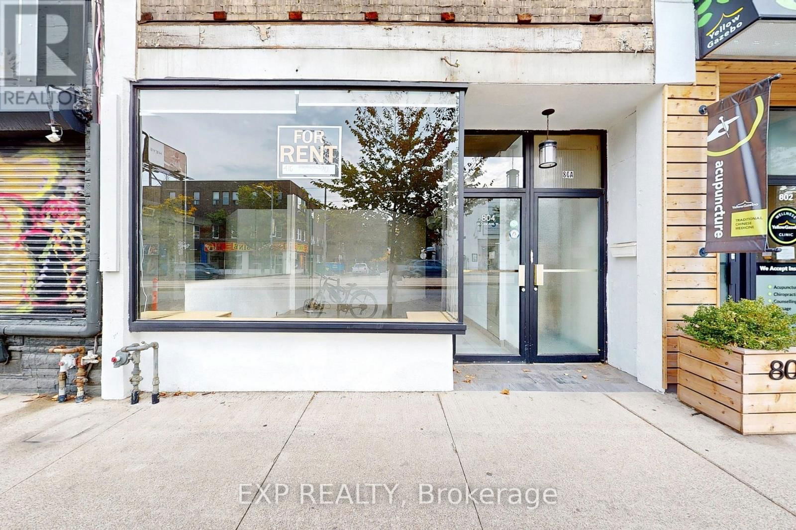 MAIN - 804 ST CLAIR AVENUE WEST Image 5