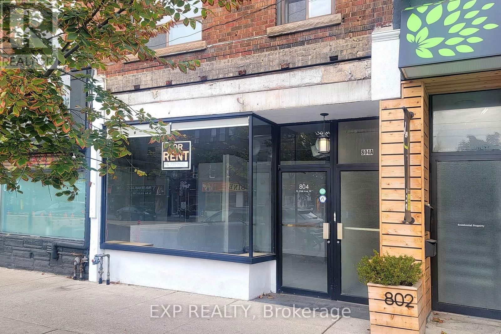MAIN - 804 ST CLAIR AVENUE WEST Image 7
