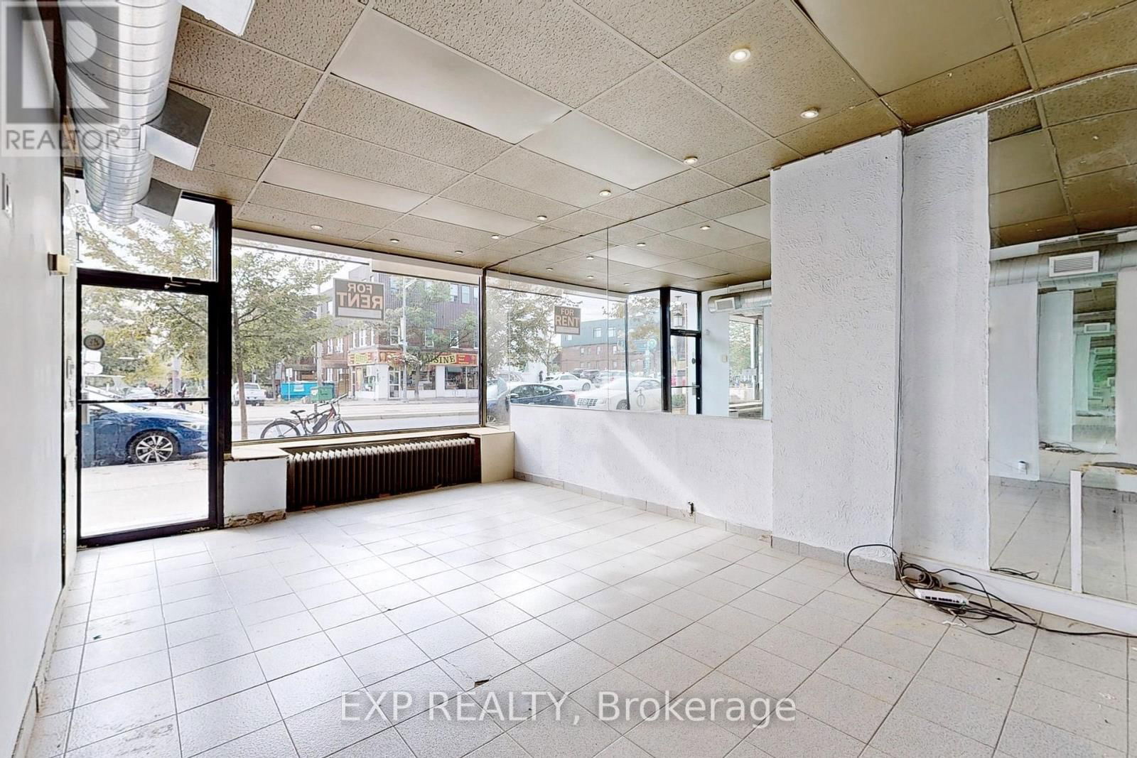 MAIN - 804 ST CLAIR AVENUE WEST Image 8