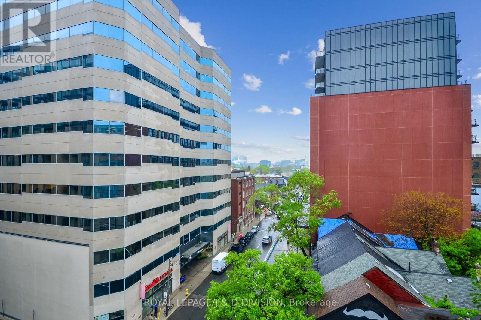 421 - 156 PORTLAND STREET Image 11