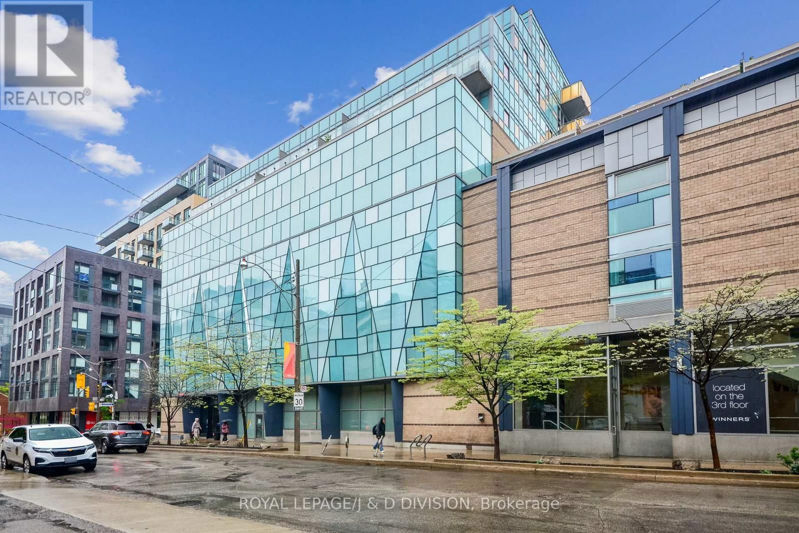421 - 156 PORTLAND STREET Image 2