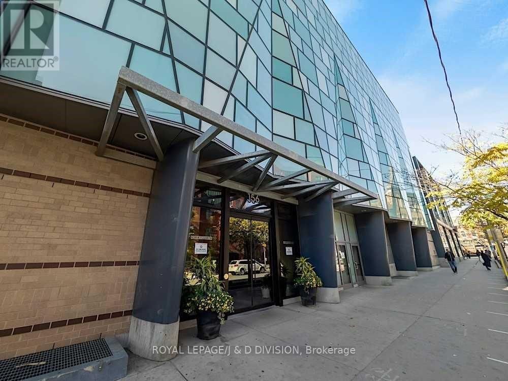 421 - 156 PORTLAND STREET Image 3