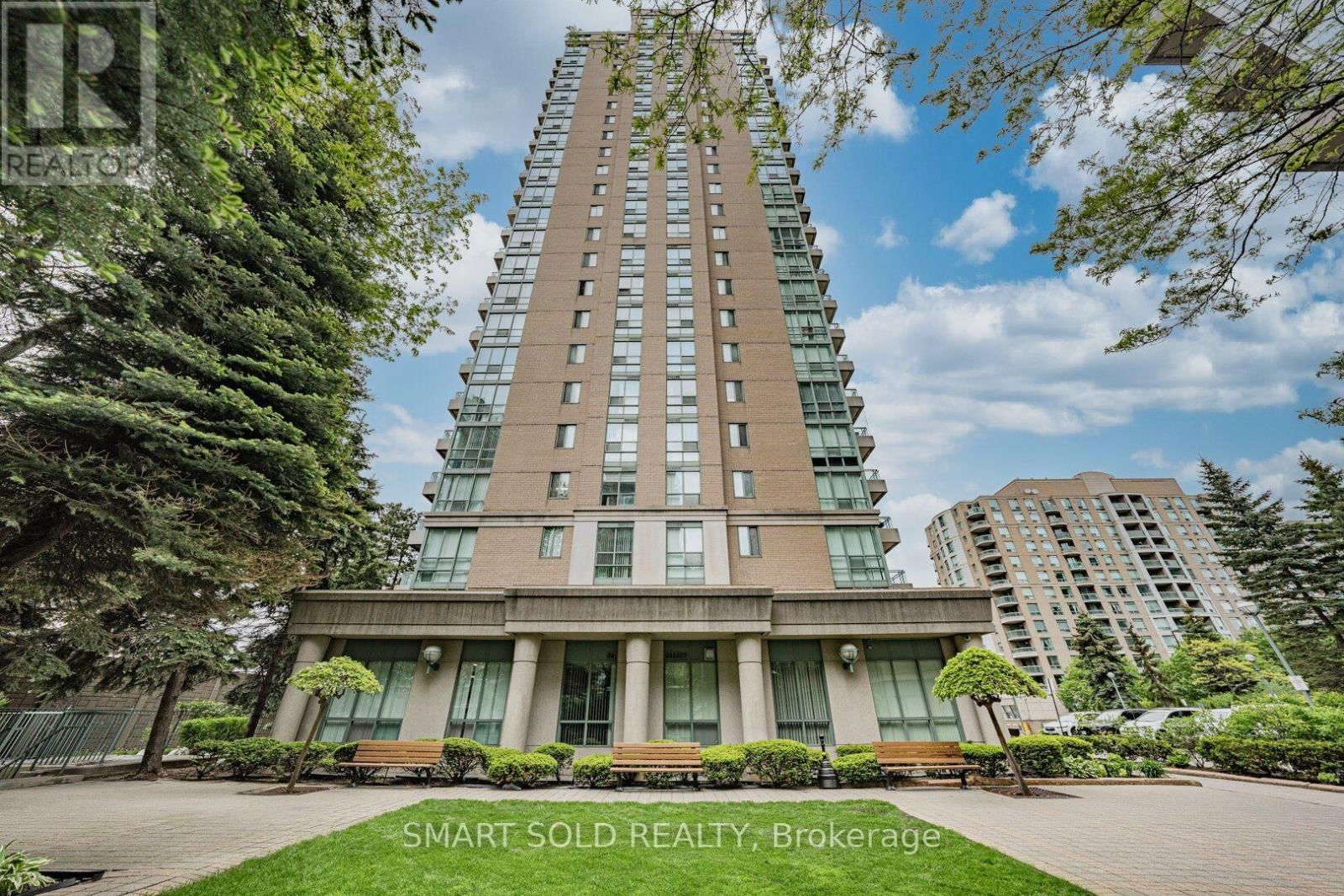 1608 - 1 PEMBERTON AVENUE Image 2