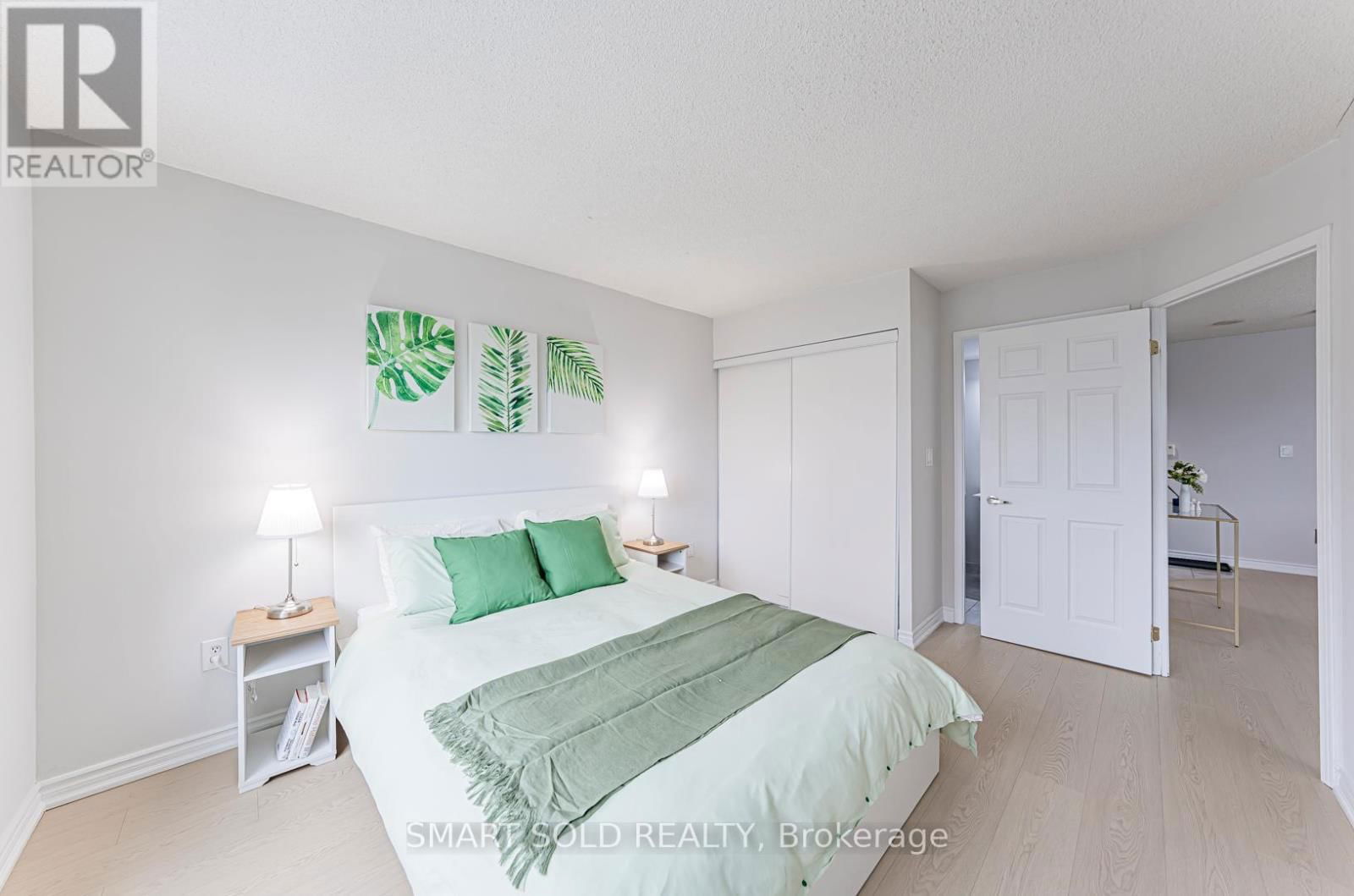 1608 - 1 PEMBERTON AVENUE Image 24