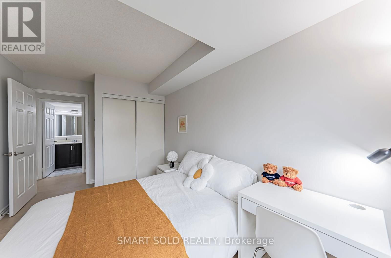 1608 - 1 PEMBERTON AVENUE Image 29