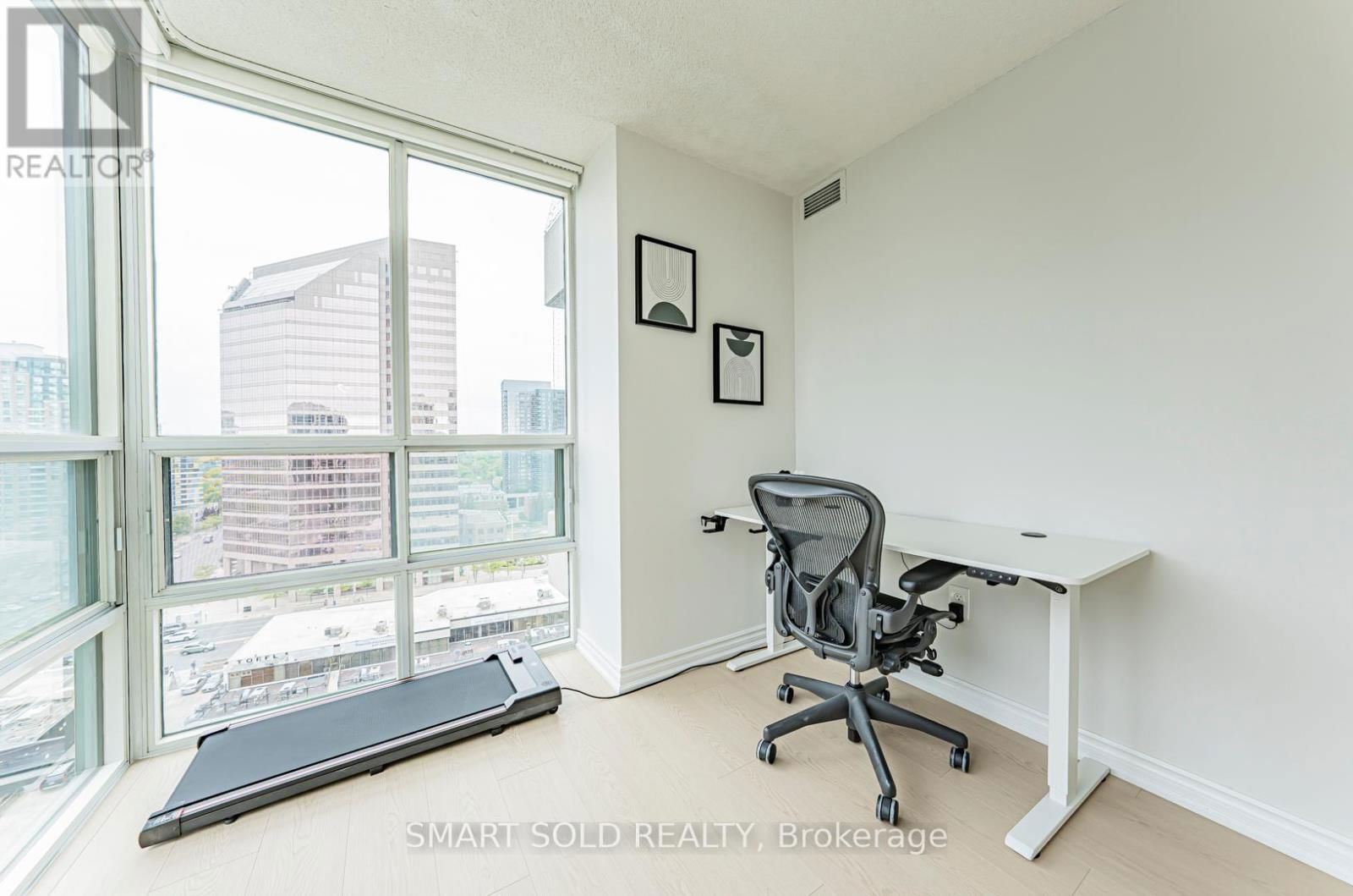 1608 - 1 PEMBERTON AVENUE Image 33