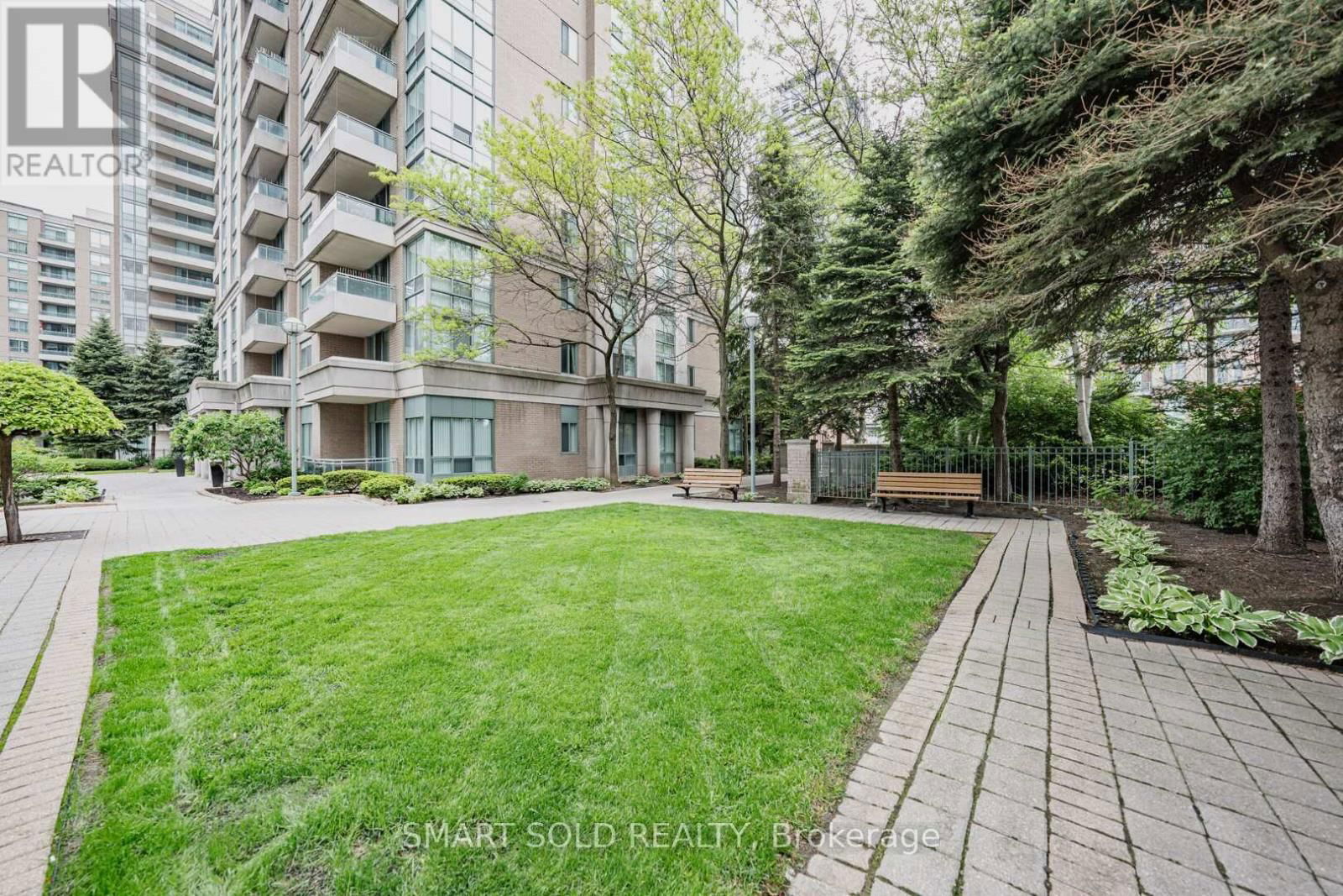 1608 - 1 PEMBERTON AVENUE Image 46