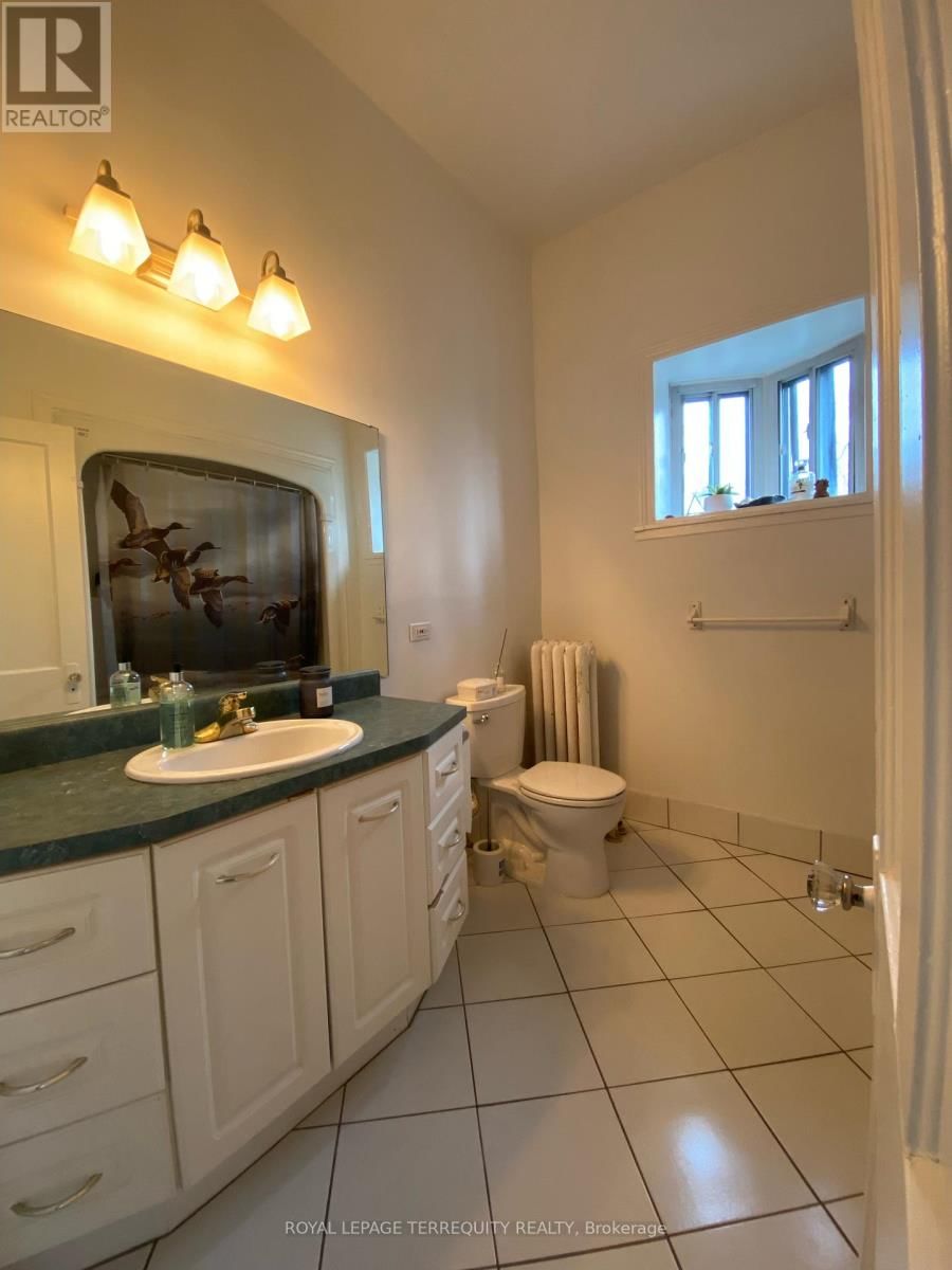 2nd Floor - 42 KEEWATIN AVENUE Image 10