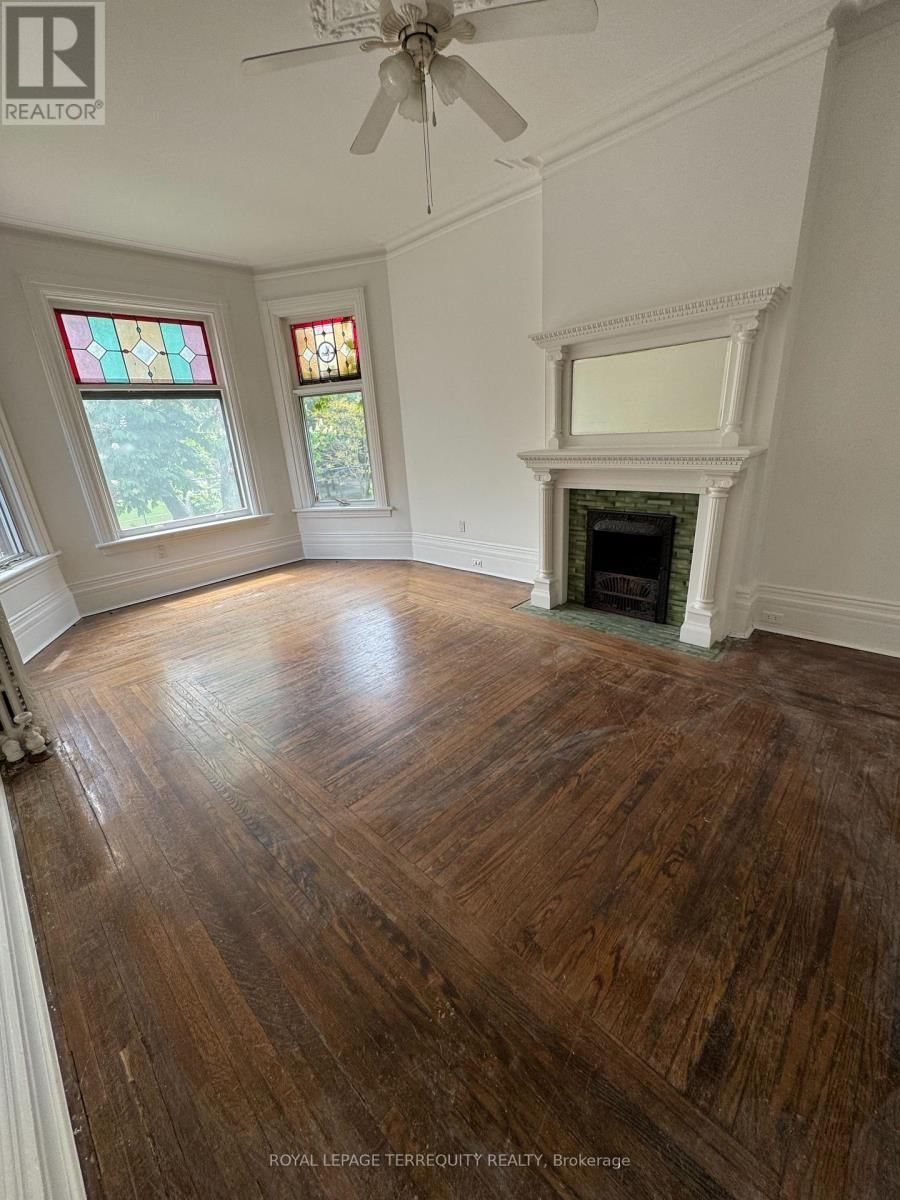 2nd Floor - 42 KEEWATIN AVENUE Image 4