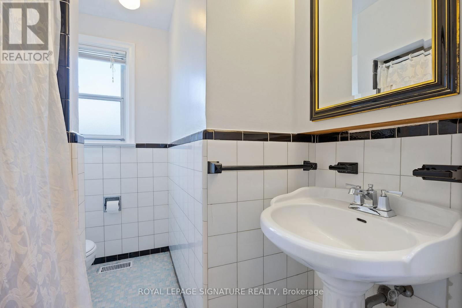 151 RANEE AVENUE Image 25